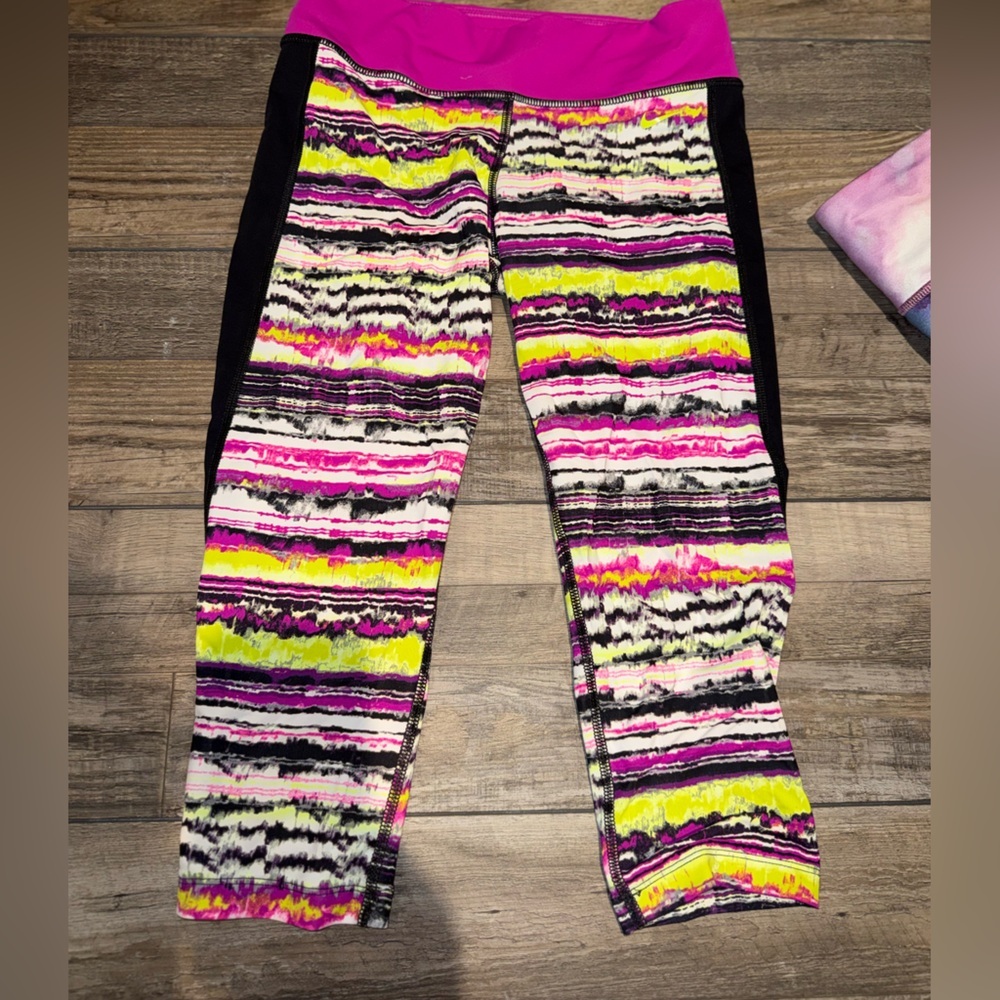 Bundle of Capris Small Nike and Lululemon - Picture 3 of 6